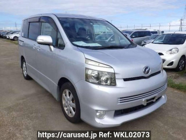 Toyota Voxy ZRR70W