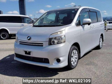 Toyota Voxy ZRR70G