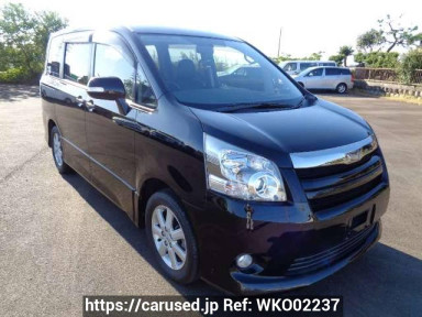 Toyota Noah ZRR70W