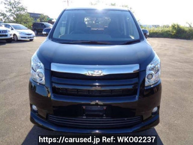 Toyota Noah ZRR70W