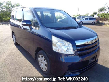 Toyota Noah ZRR70G