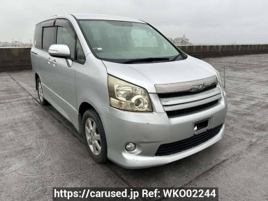 Toyota Noah ZRR70W