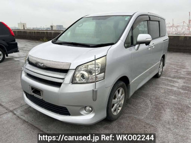 Toyota Noah ZRR70W