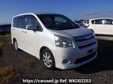 Toyota Noah ZRR70W