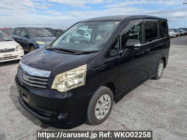 Toyota Noah ZRR70G