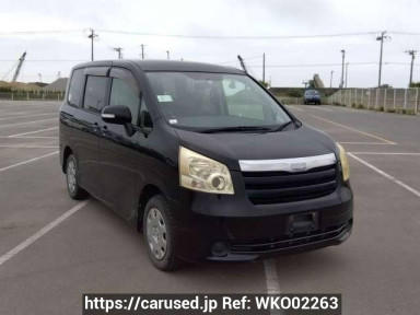 Toyota Noah ZRR70G