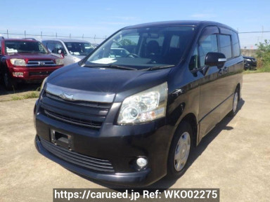 Toyota Noah ZRR70W