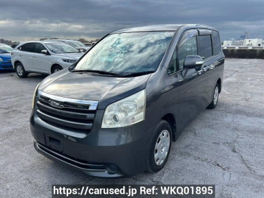 Toyota Noah ZRR70G