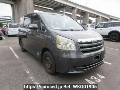 Toyota Noah ZRR70G