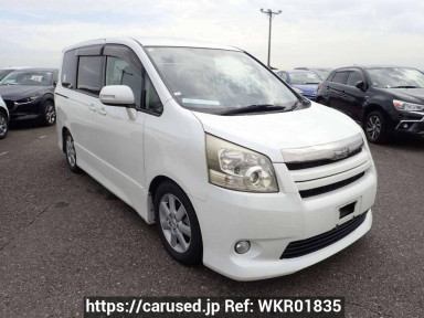 Toyota Noah ZRR75W