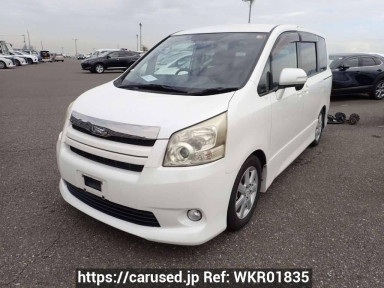 Toyota Noah ZRR75W