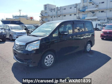 Toyota Noah ZRR70G