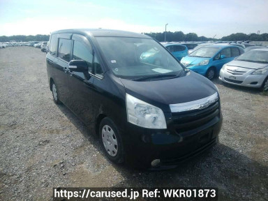 Toyota Noah ZRR70G