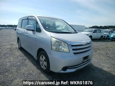 Toyota Noah ZRR70G