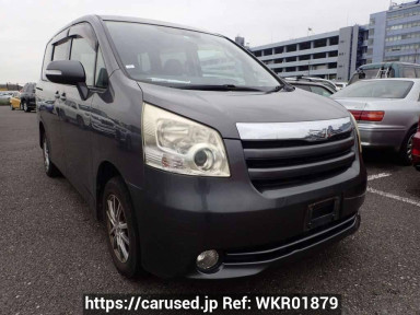 Toyota Noah ZRR75G