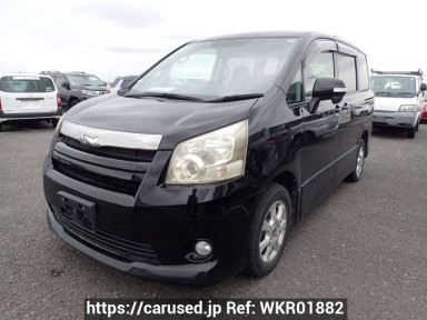 Toyota Noah ZRR75W