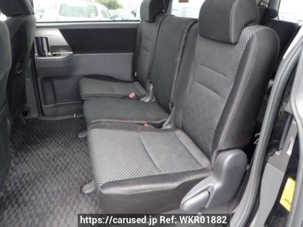Used 2009 AT toyota noah ZRR75W Image[14]