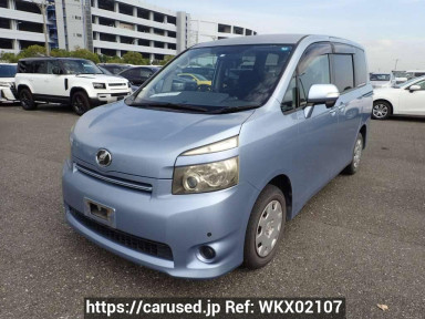 Toyota Voxy ZRR70G