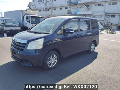 Toyota Noah ZRR70G