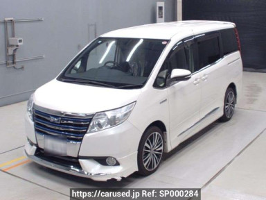 Toyota Noah ZWR80G