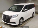 Toyota Noah ZRR80G