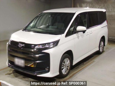 Toyota Noah MZRA95W