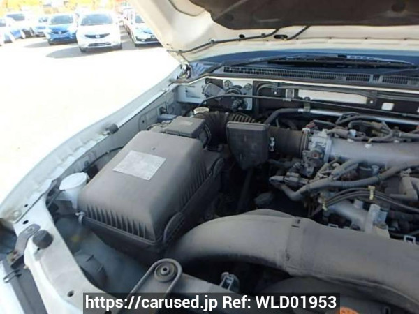 Used 2005 AT mitsubishi pajero V73W Image[12]