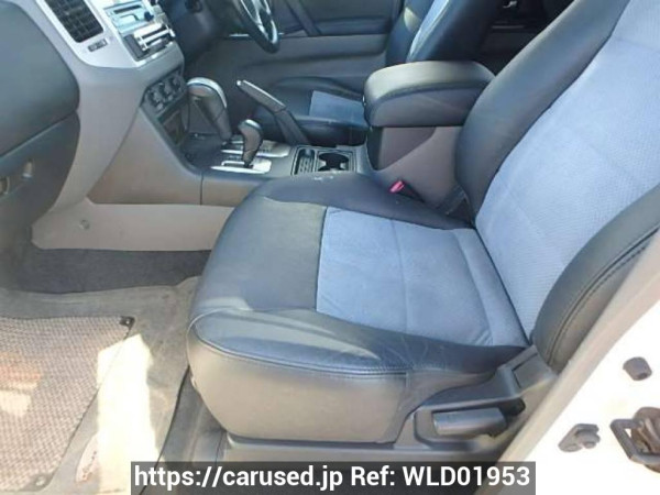 Used 2005 AT mitsubishi pajero V73W Image[16]