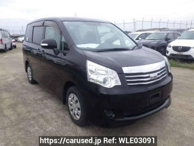 Toyota Noah ZRR70G