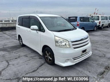 Toyota Noah ZRR70G