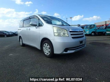 Toyota Noah ZRR70G