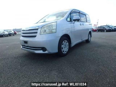 Toyota Noah ZRR70G