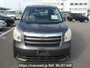 Toyota Noah ZRR70G