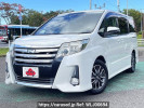 Toyota Noah DBA-ZRR80W