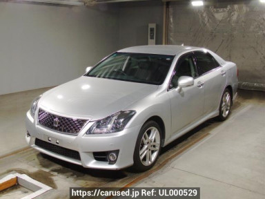 Toyota Crown GRS200