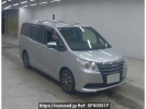 Toyota Noah ZRR80G