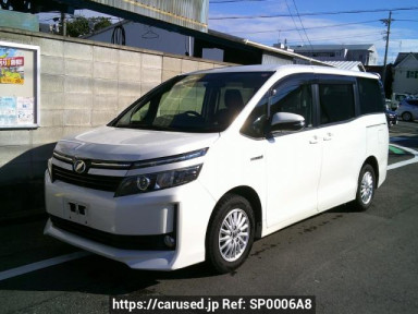 Toyota Voxy ZWR80G