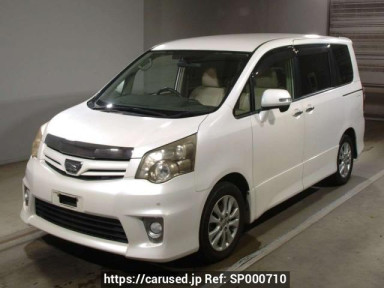 Toyota Noah ZRR70W