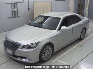 Toyota Crown Majesta GWS214