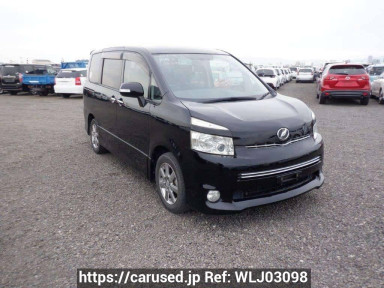 Toyota Voxy ZRR70W