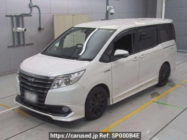 Toyota Noah ZWR80G