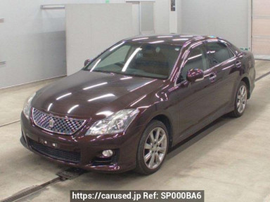 Toyota Crown GRS201