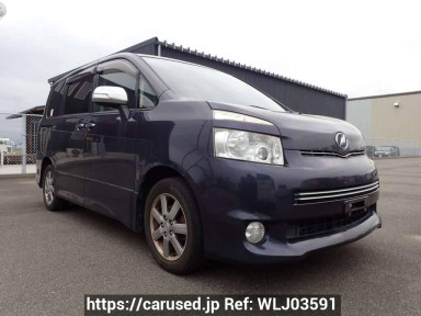 Toyota Voxy ZRR70W