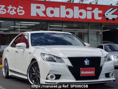 Toyota Crown Hybrid AWS210