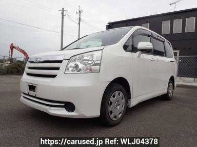 Toyota Noah ZRR70G