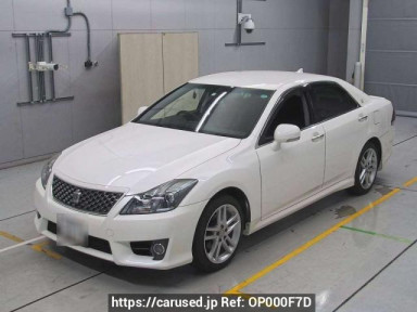 Toyota Crown GRS200