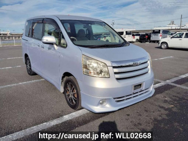 Toyota Noah ZRR70G