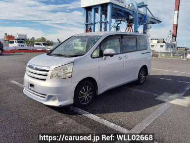 Toyota Noah ZRR70G