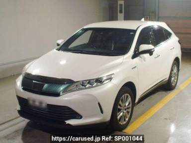 Toyota Harrier Hybrid AVU65W