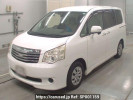 Toyota Noah ZRR70G